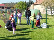 Čarodějnické odpoledne s rodiči na školní zahradě